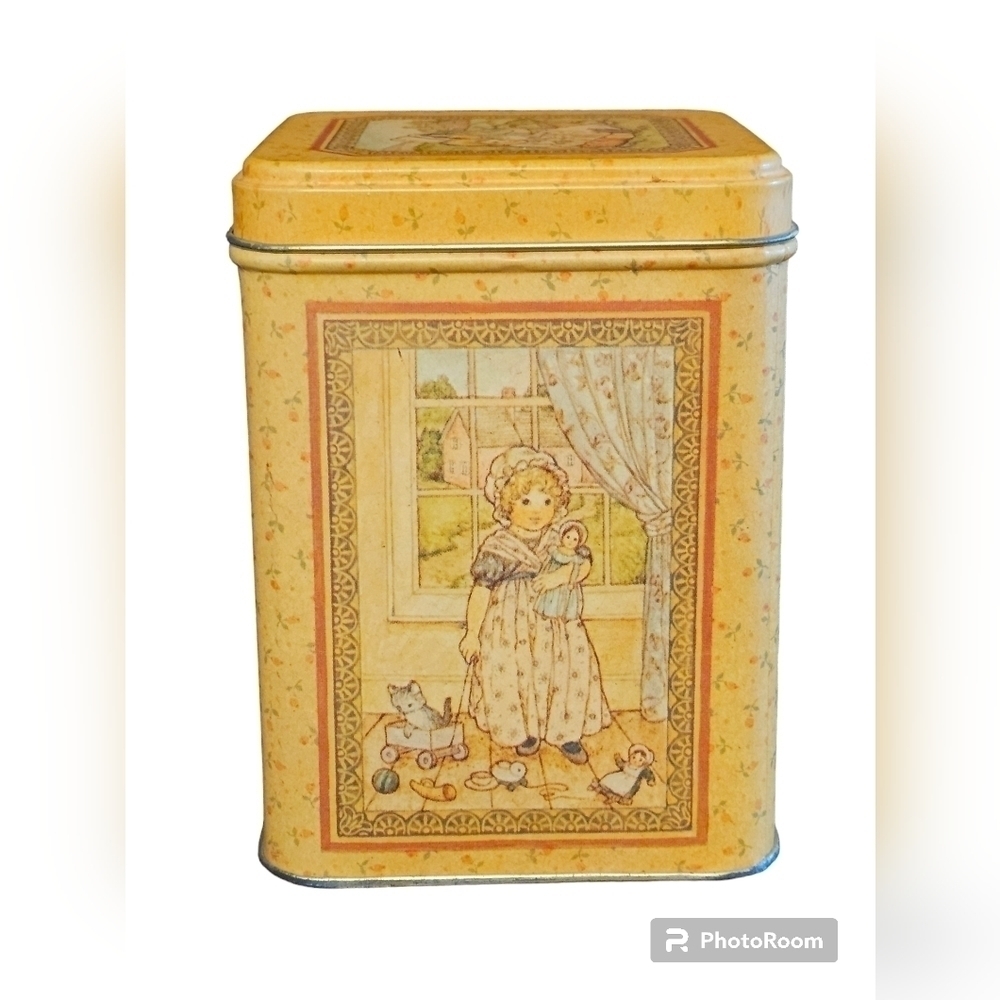 Vintage Hallmark tin metal box square yellow made in the USA.